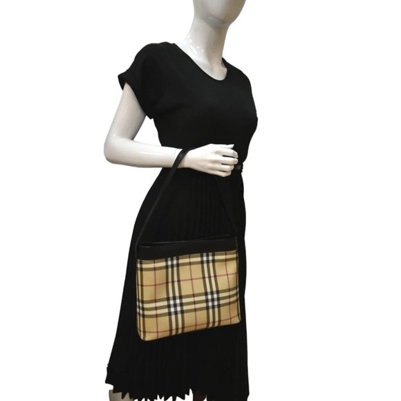 Authentic BURBERRY Nova Check Canvas Shoulder Bag Black - Picture 3 of 10